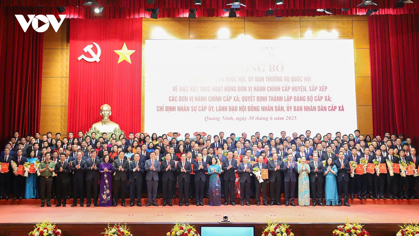 Danh sách bí thư, chủ tịch HĐND, chủ tịch UBND 54 xã, phường, đặc khu của Quảng Ninh